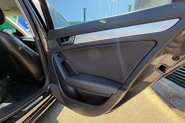 2010 Audi A4  B8