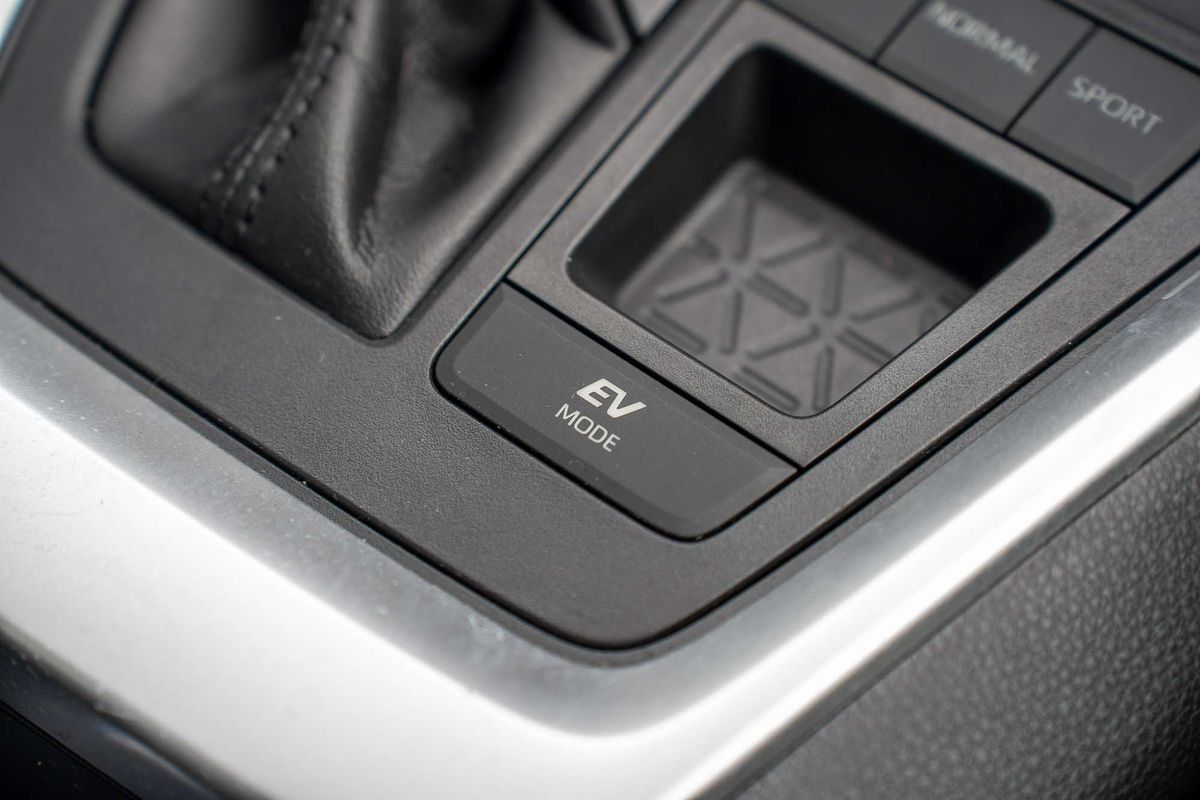 2020 Toyota RAV4 GX AXAH52R