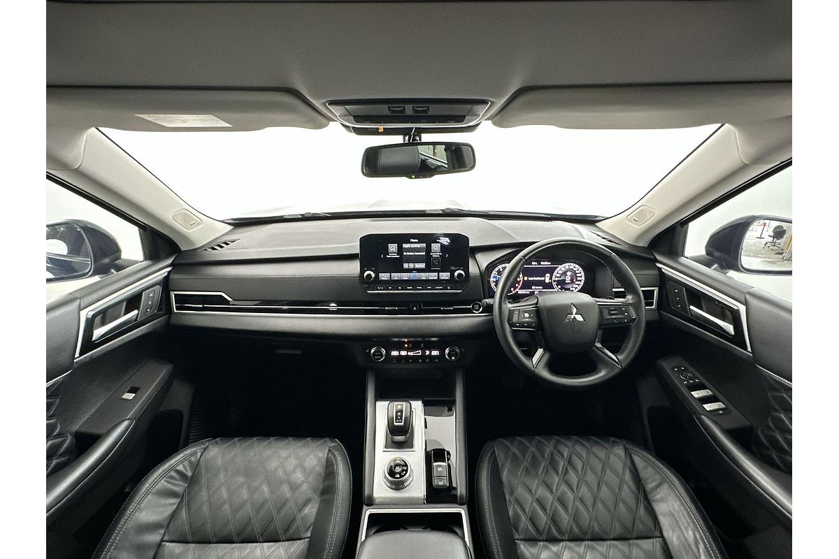 2023 Mitsubishi Outlander Exceed ZM