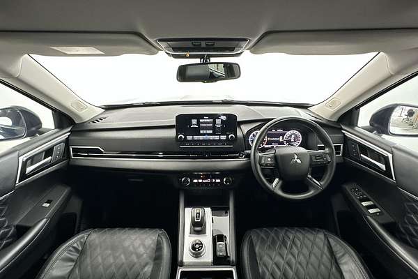 2023 Mitsubishi Outlander Exceed ZM