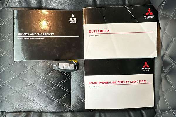 2023 Mitsubishi Outlander Exceed ZM