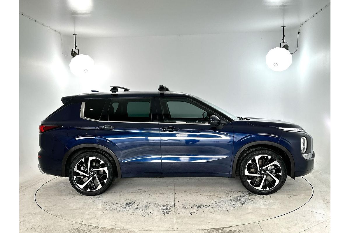 2023 Mitsubishi Outlander Exceed ZM