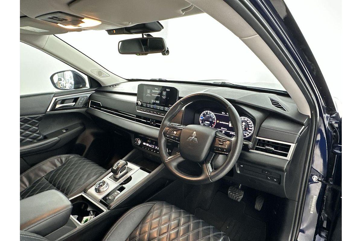 2023 Mitsubishi Outlander Exceed ZM