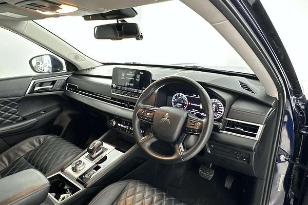 2023 Mitsubishi Outlander Exceed ZM