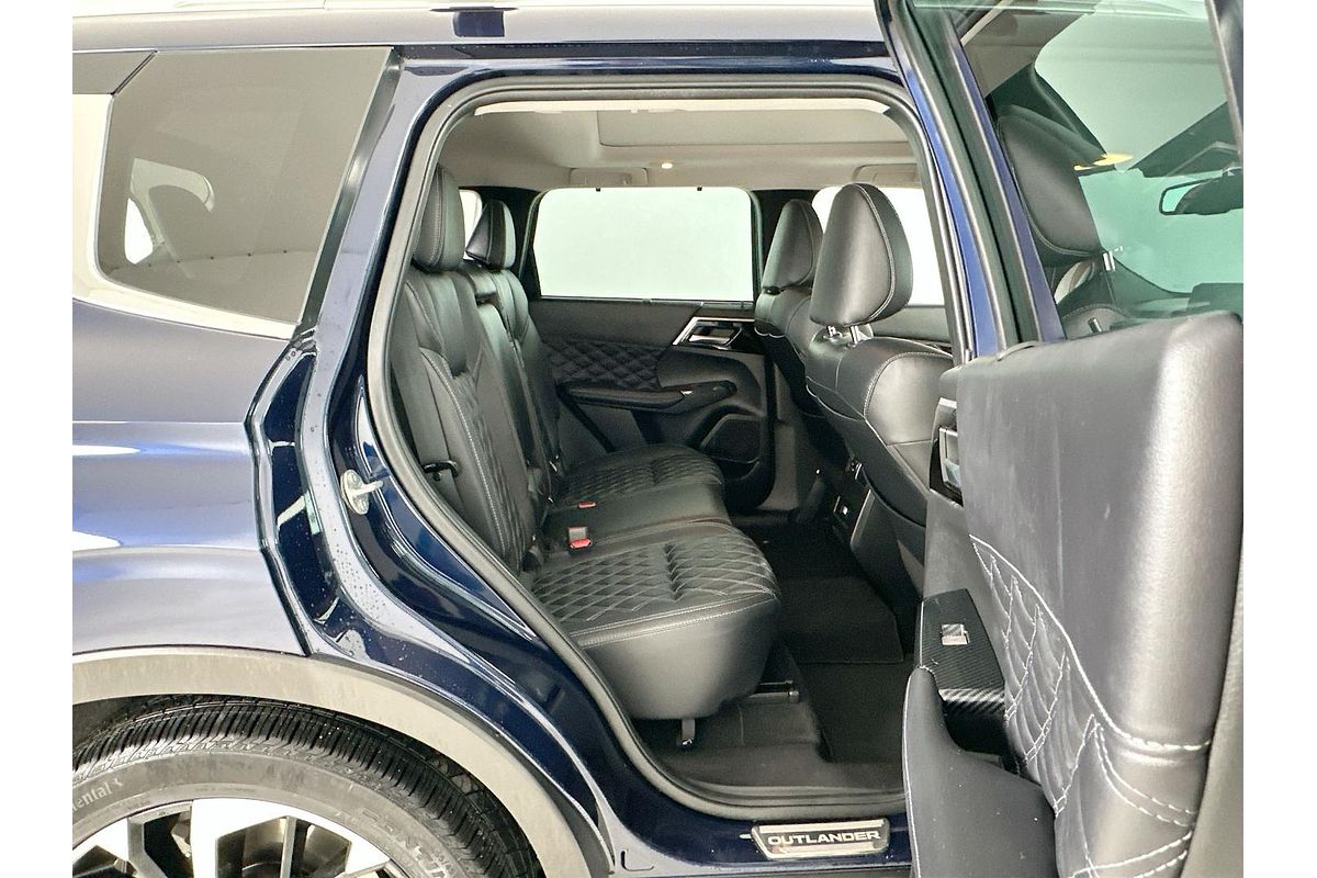 2023 Mitsubishi Outlander Exceed ZM