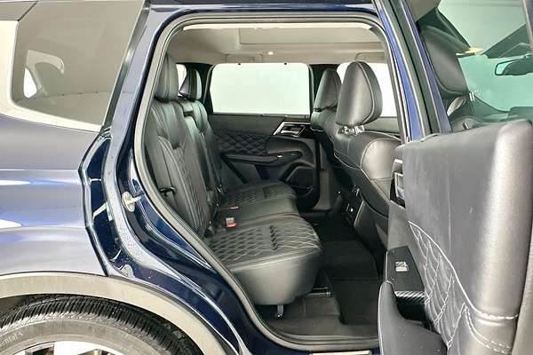 2023 Mitsubishi Outlander Exceed ZM