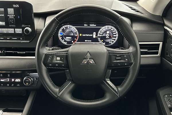 2023 Mitsubishi Outlander Exceed ZM