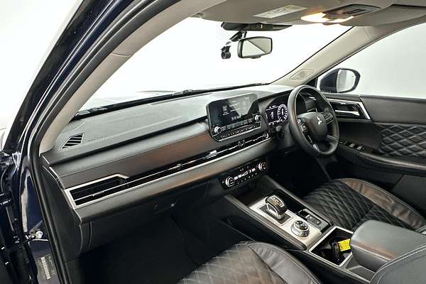 2023 Mitsubishi Outlander Exceed ZM