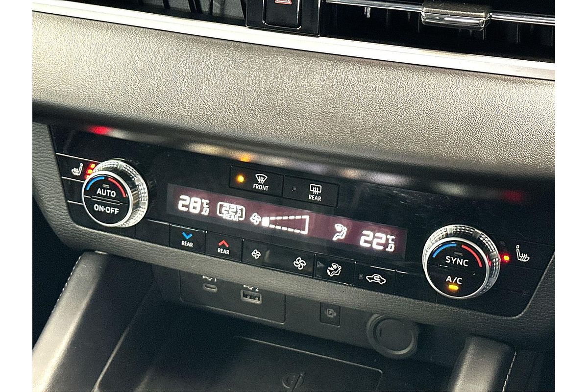 2023 Mitsubishi Outlander Exceed ZM