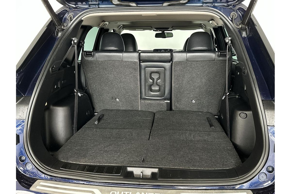 2023 Mitsubishi Outlander Exceed ZM