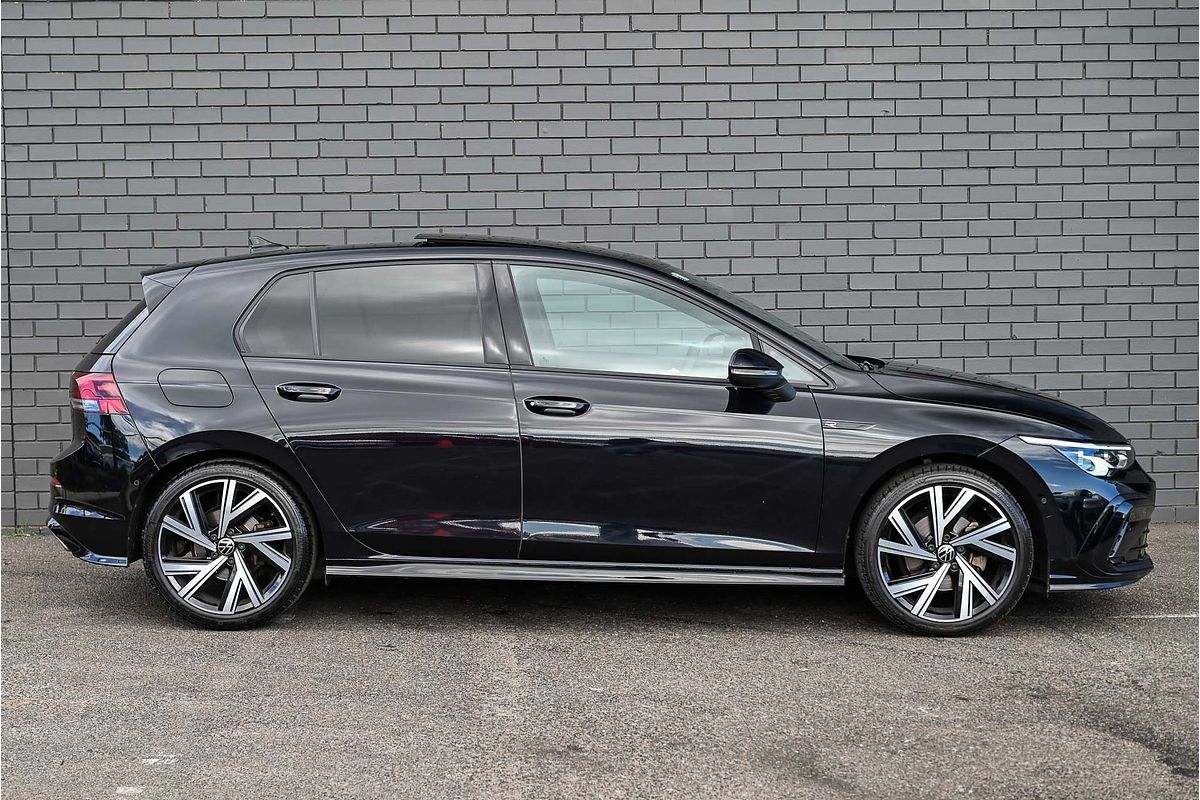 2022 Volkswagen Golf 110TSI R-Line 8