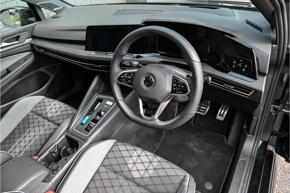2022 Volkswagen Golf 110TSI R-Line 8