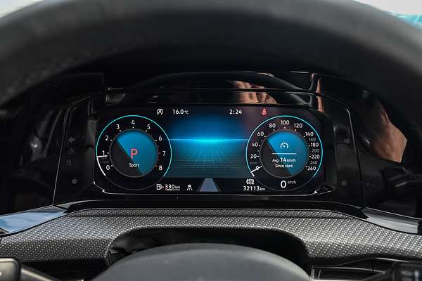 2022 Volkswagen Golf 110TSI R-Line 8