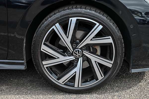 2022 Volkswagen Golf 110TSI R-Line 8