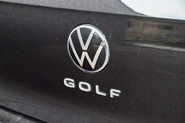 2022 Volkswagen Golf 110TSI R-Line 8