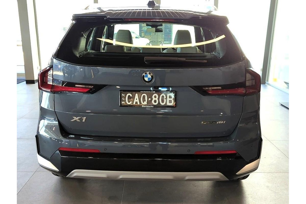 2025 BMW X1 sDrive18i U11