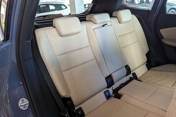 2025 BMW X1 sDrive18i U11