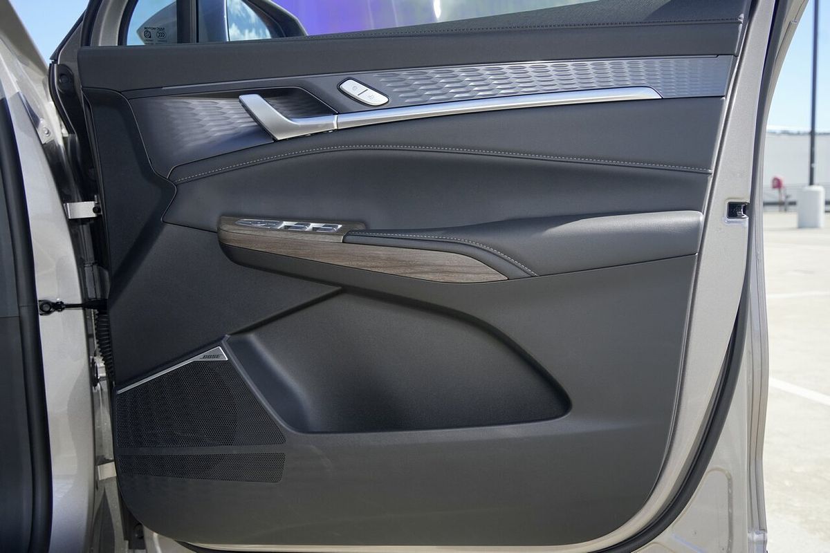 2025 MG QS Essence IS31