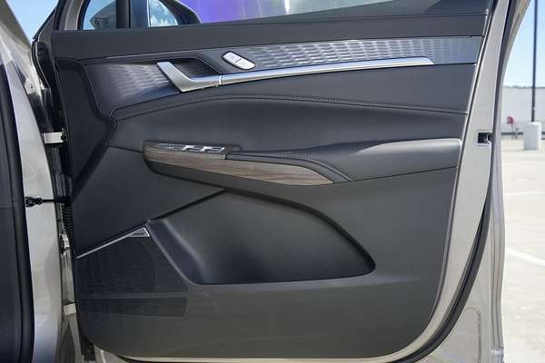 2025 MG QS Essence IS31