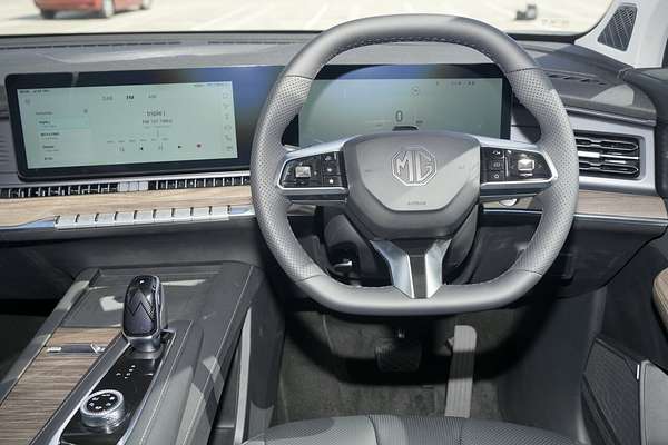 2025 MG QS Essence IS31