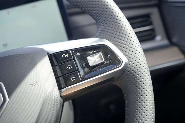 2025 MG QS Essence IS31