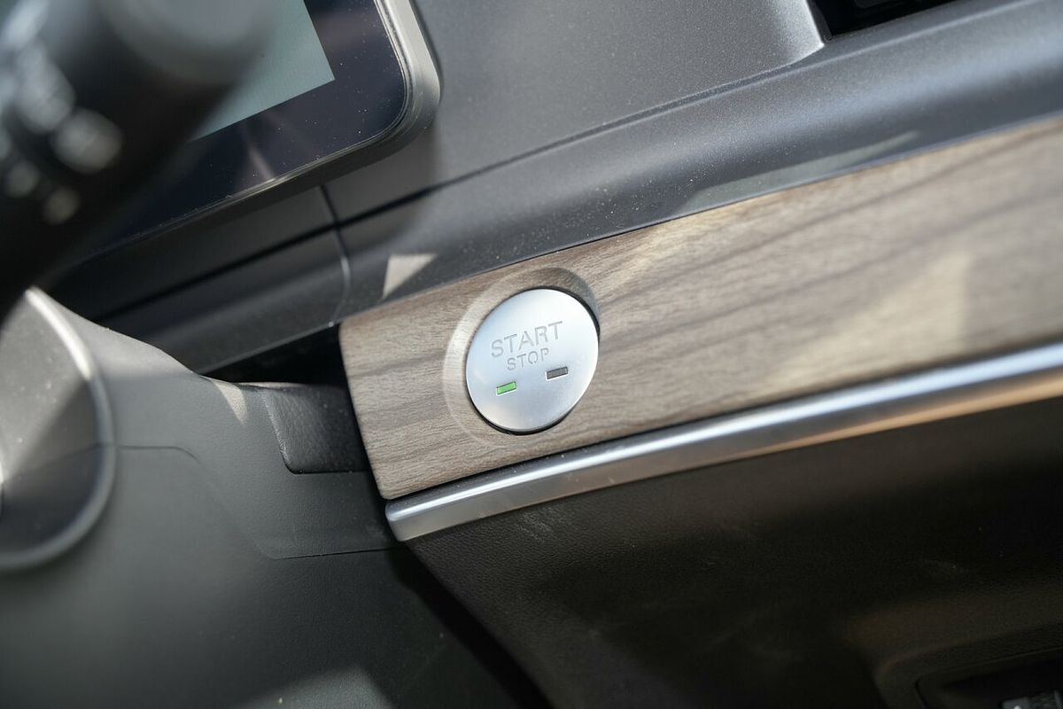 2025 MG QS Essence IS31