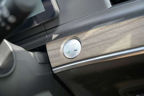 2025 MG QS Essence IS31