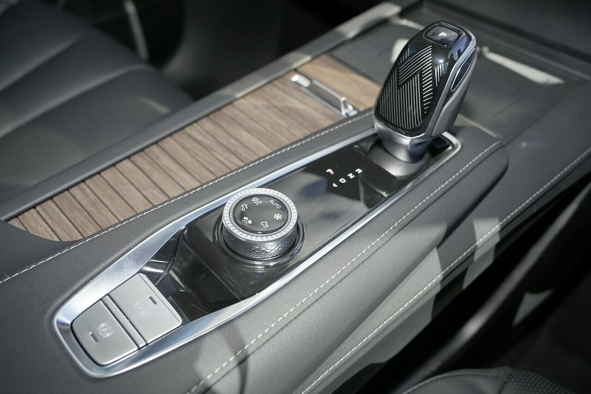 2025 MG QS Essence IS31