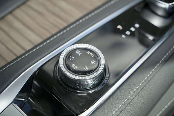 2025 MG QS Essence IS31