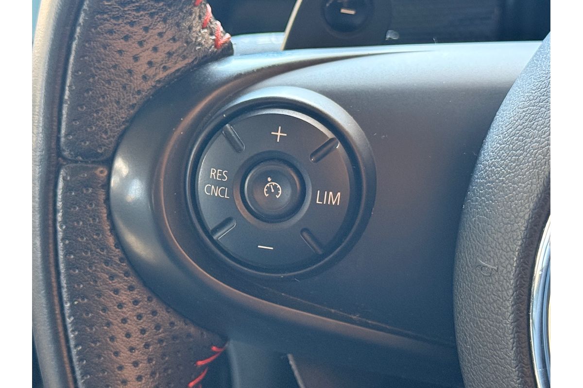 2015 MINI Clubman Cooper S F54