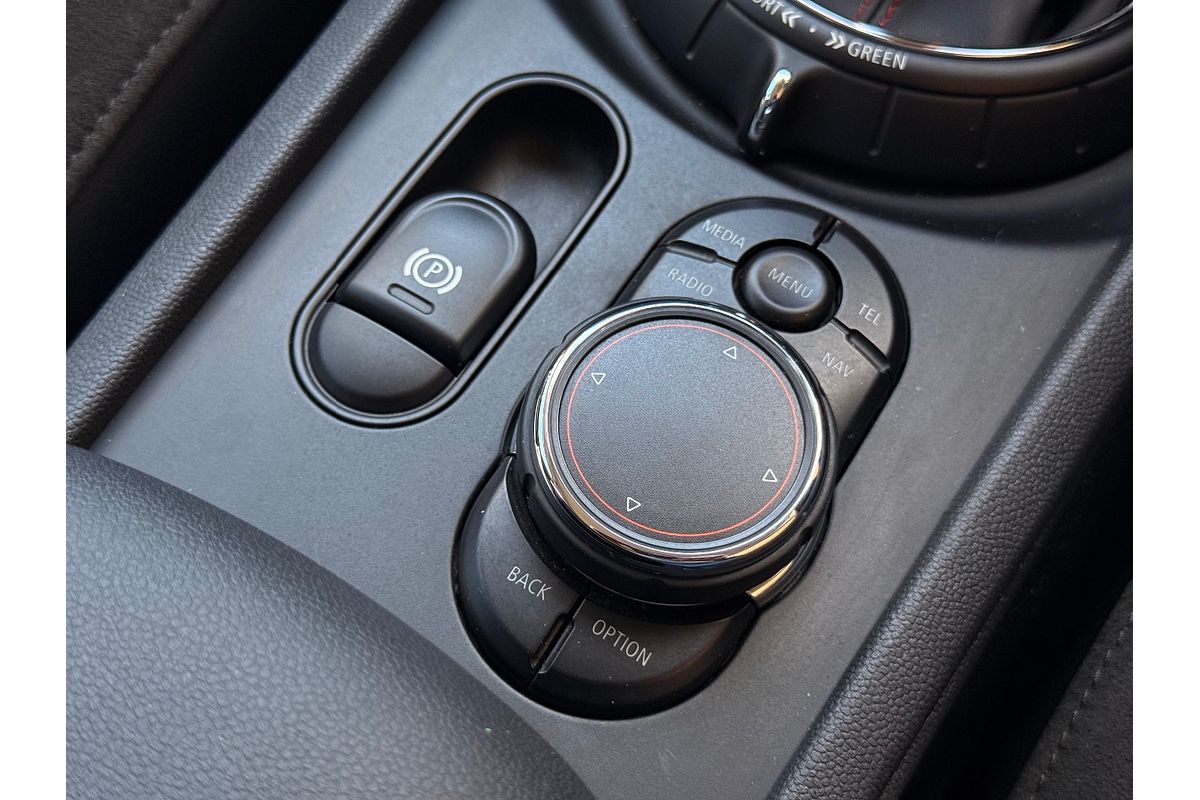 2015 MINI Clubman Cooper S F54