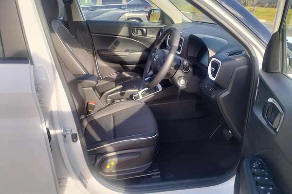 2025 Hyundai Venue Active QX.V5
