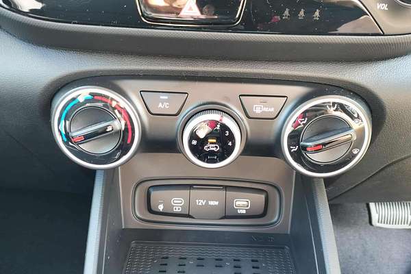 2025 Hyundai Venue Active QX.V5
