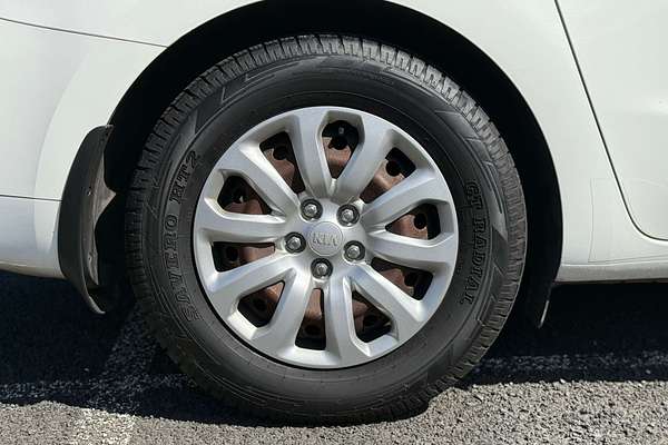 2016 Kia Carnival S YP