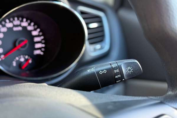 2016 Kia Carnival S YP