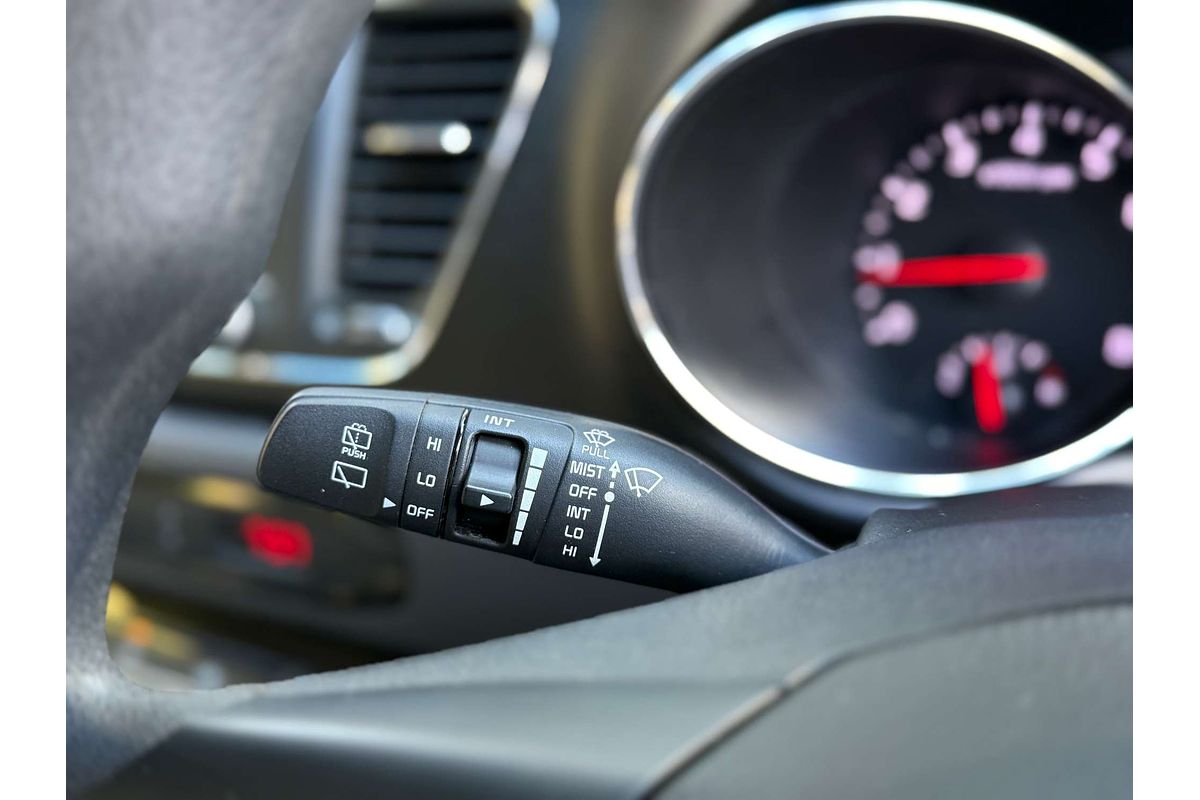 2016 Kia Carnival S YP