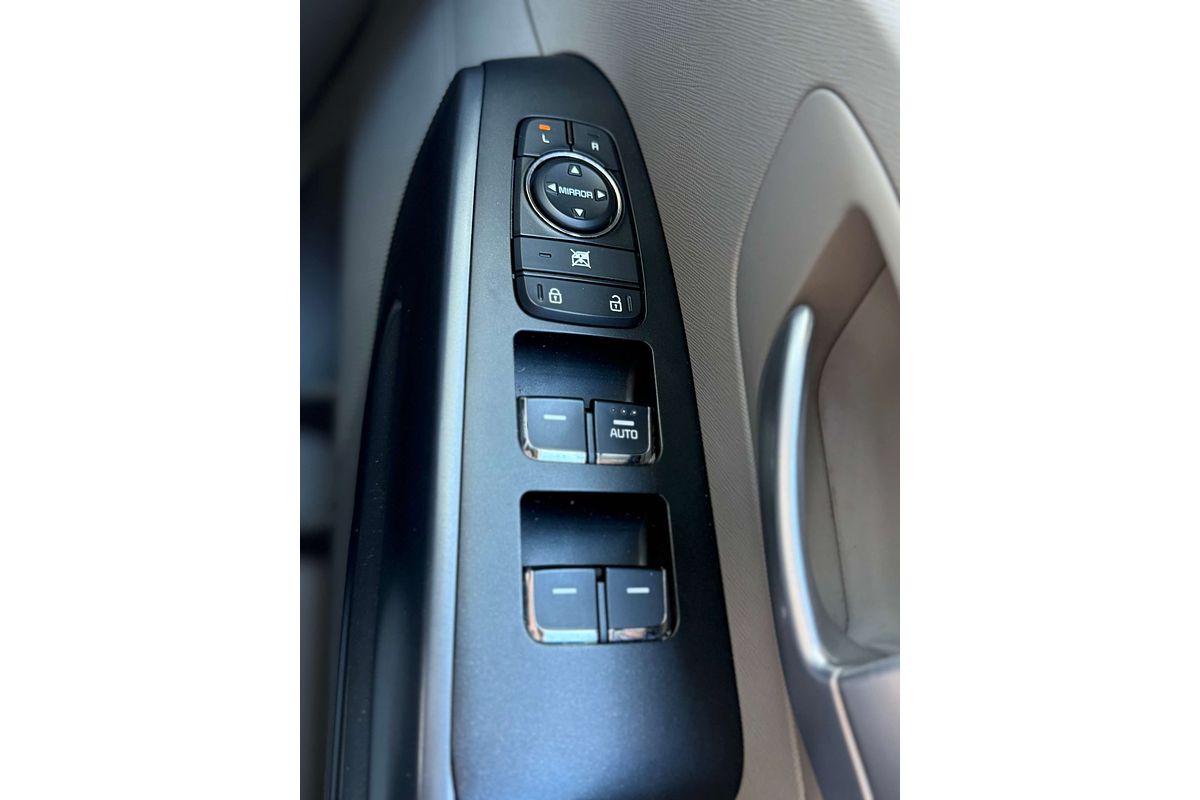 2016 Kia Carnival S YP