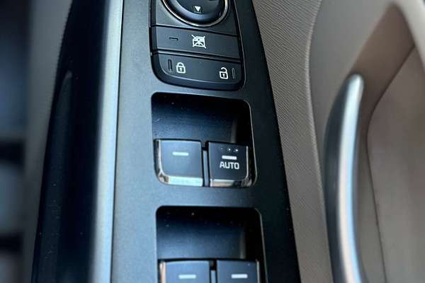 2016 Kia Carnival S YP