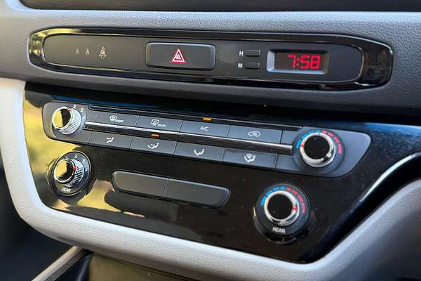 2016 Kia Carnival S YP