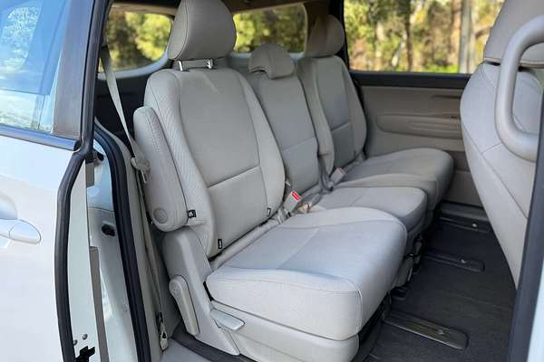 2016 Kia Carnival S YP