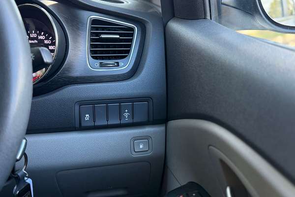 2016 Kia Carnival S YP