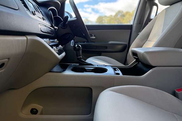2016 Kia Carnival S YP