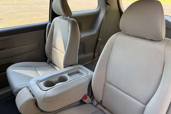 2016 Kia Carnival S YP