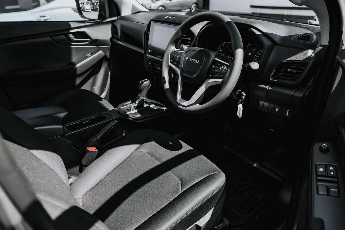 2025 Isuzu D-MAX SX High Ride  Rear Wheel Drive