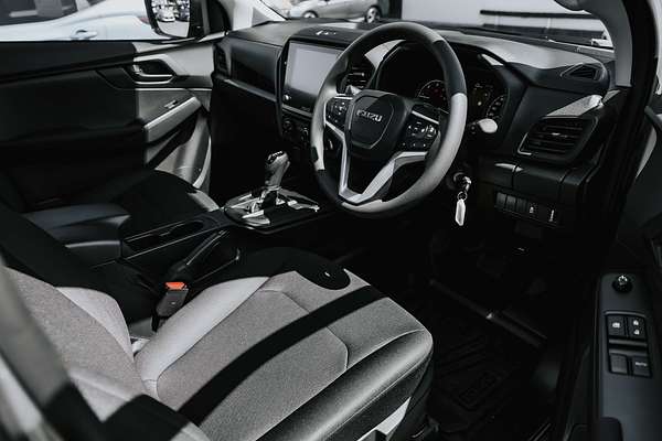 2025 Isuzu D-MAX SX High Ride  Rear Wheel Drive