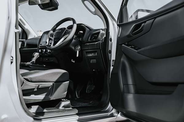 2025 Isuzu D-MAX SX High Ride  Rear Wheel Drive