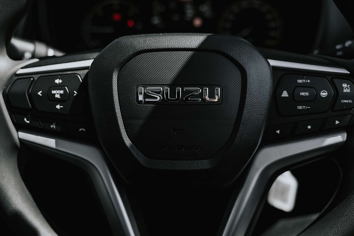 2025 Isuzu D-MAX SX High Ride  Rear Wheel Drive