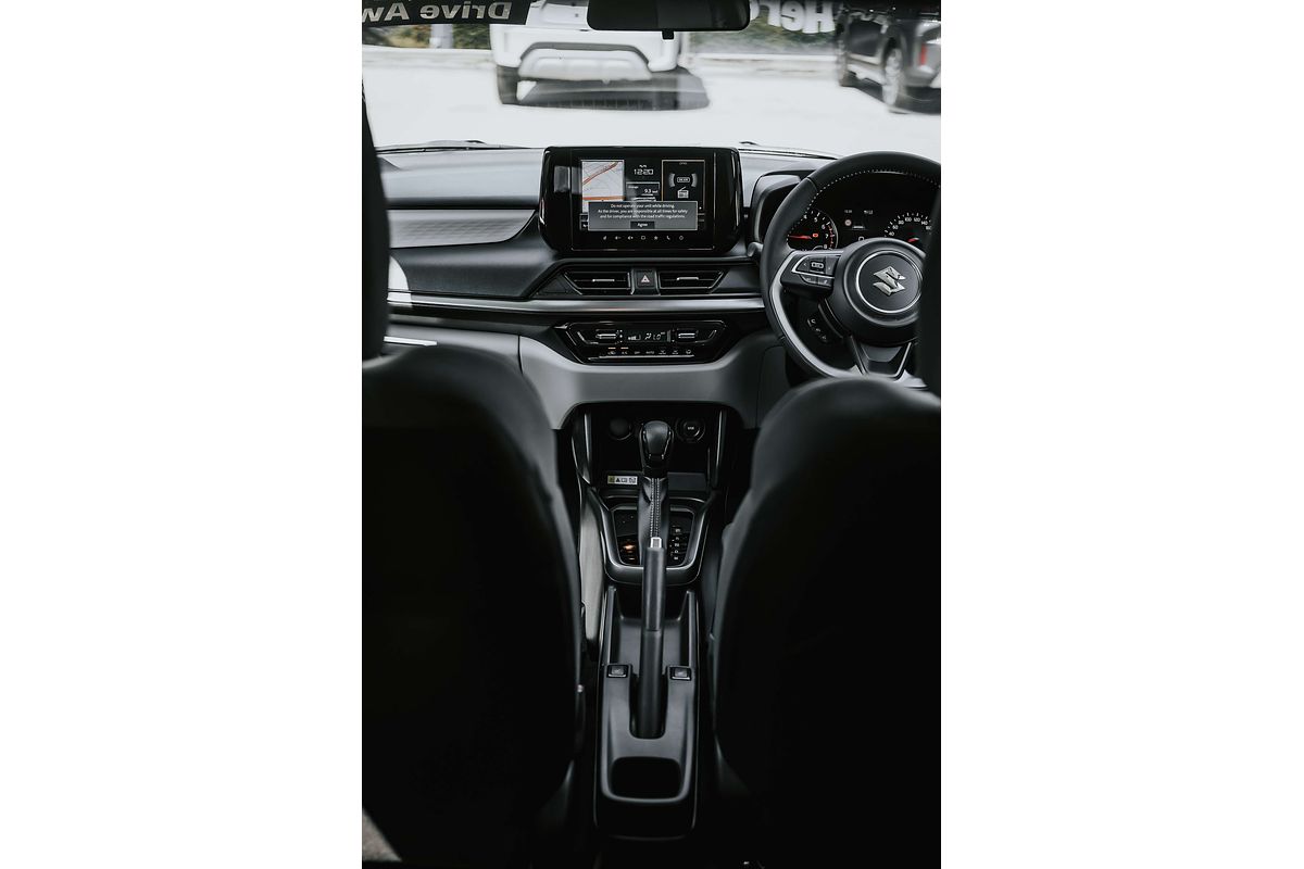 2025 Suzuki Swift Hybrid GLX UZ