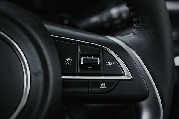2025 Suzuki Swift Hybrid GLX UZ