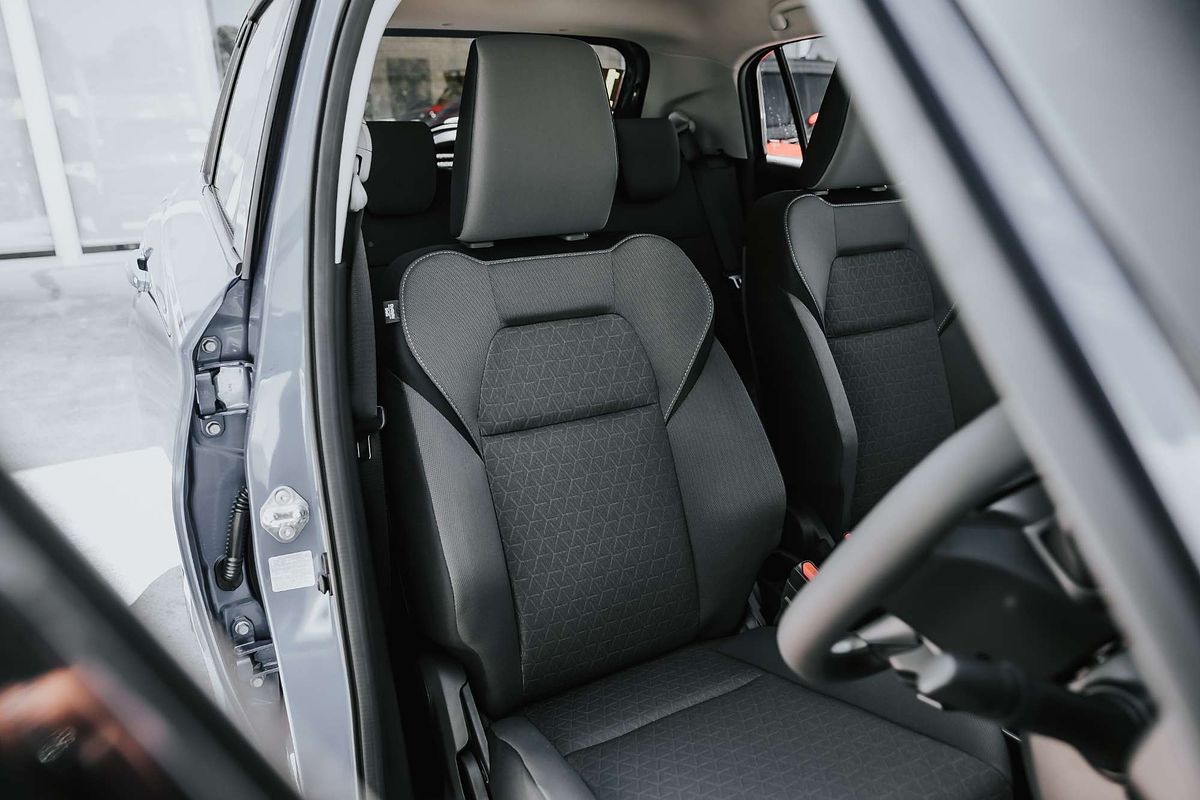 2025 Suzuki Swift Hybrid GLX UZ